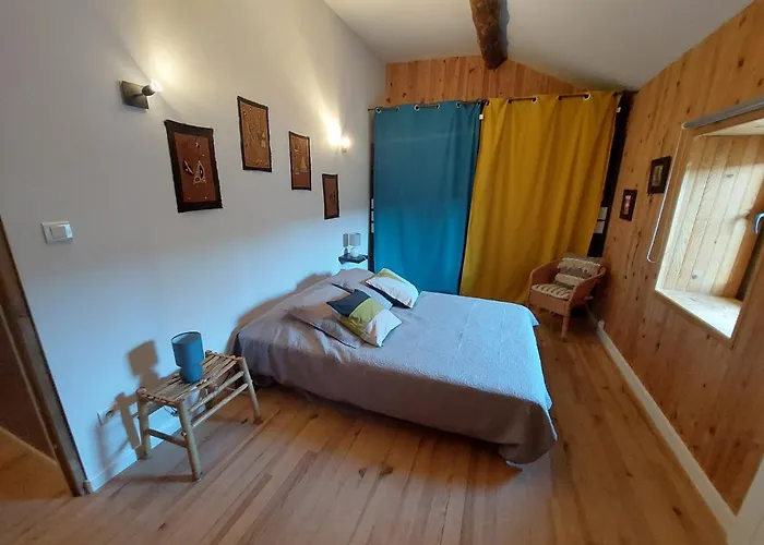 Maison De Sao En Pierres Tatil Evi Lablachère